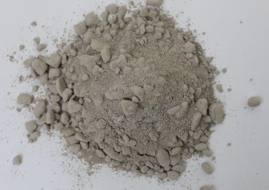 castable refractory clay